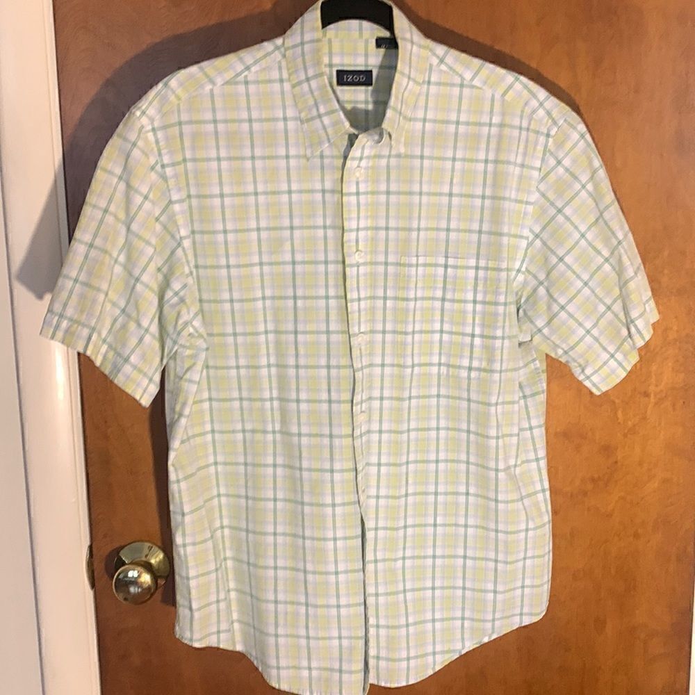 EUC IZOD yellow/green/blue plaid shirt! Size M